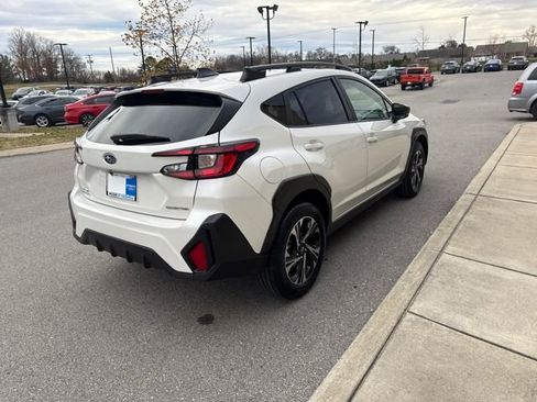 Used 2024 Subaru Crosstrek 2.0i Premium image 4