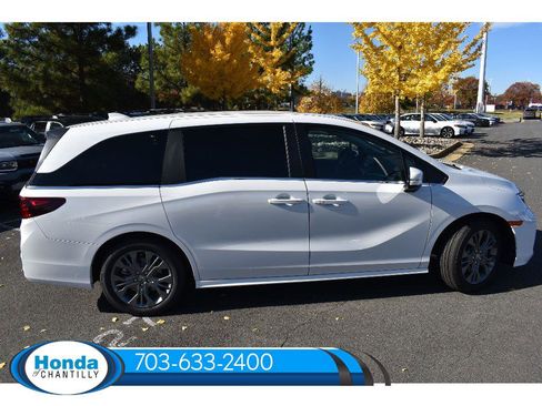 New 2026 Honda Odyssey Touring image 12