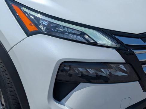 Used 2026 Nissan Rogue SV AWD/4WD image 5