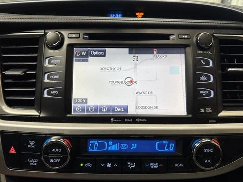 Used 2019 Toyota Highlander XLE FWD image 9