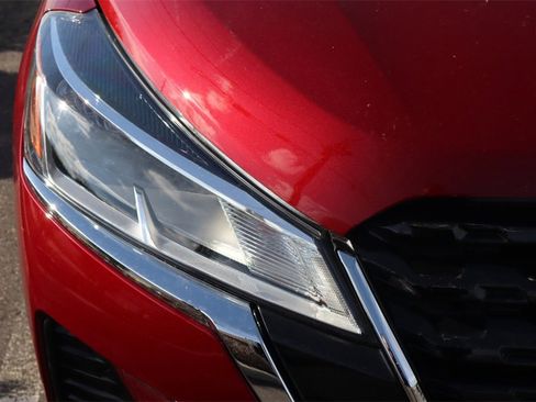 Certified 2024 Nissan Kicks SV image 12