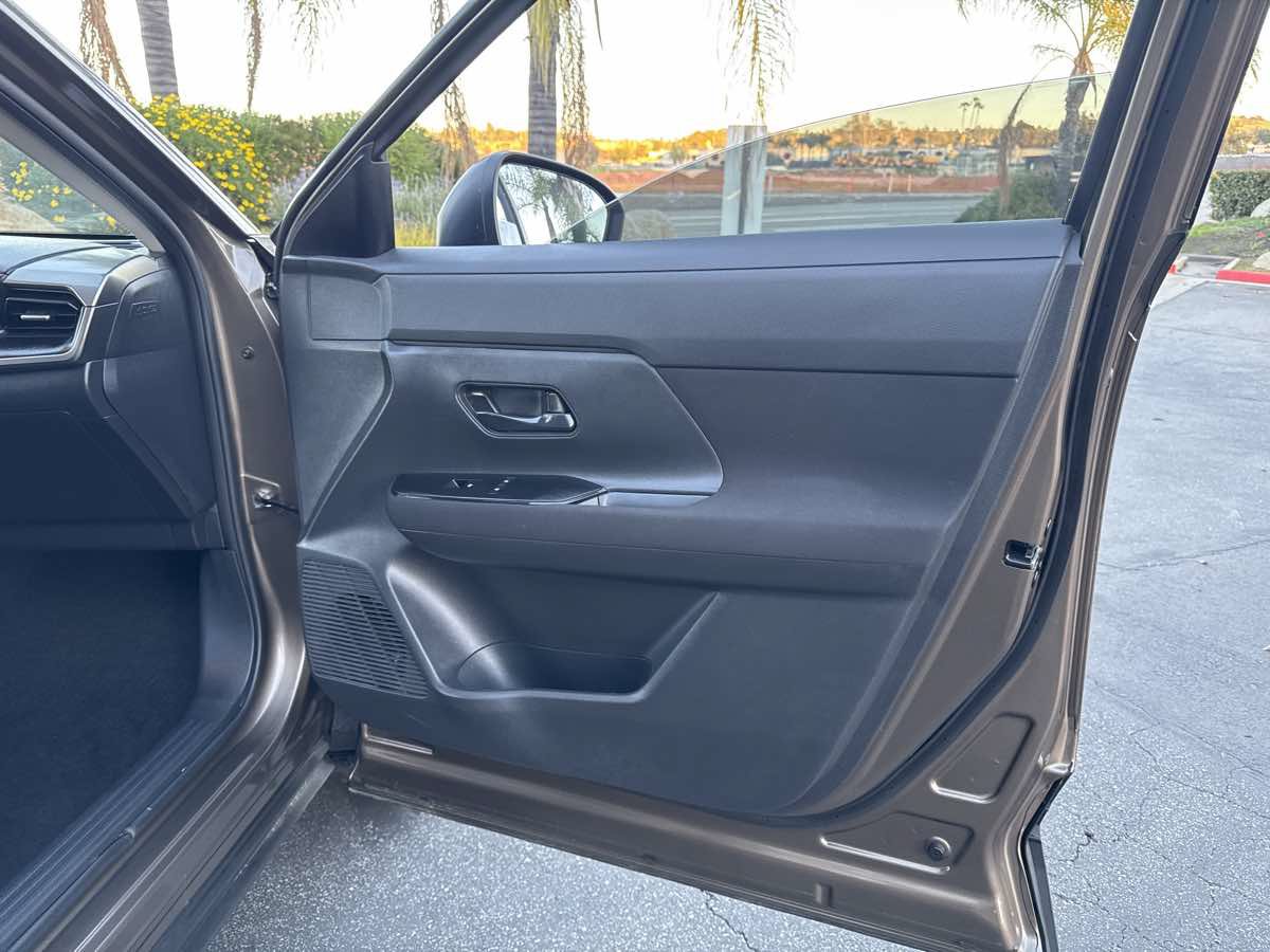 Used 2025 Nissan Kicks S w/ Charging Package FWD image 27