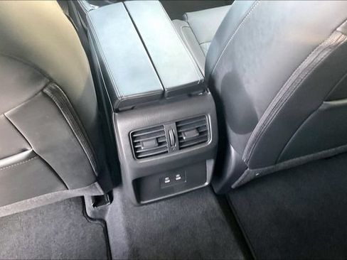 Certified 2025 Nissan Rogue Platinum AWD/4WD image 31