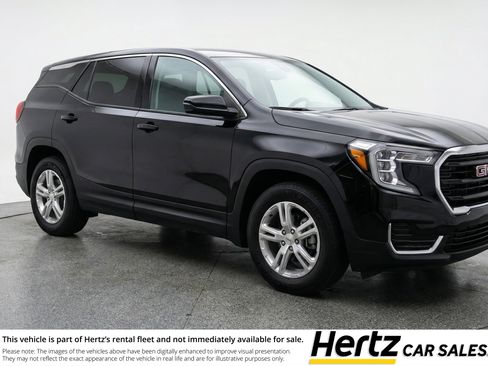 Used 2024 GMC Terrain SLE image 1