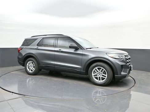 New 2026 Ford Explorer Active RWD image 17