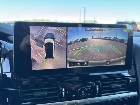 New 2026 Nissan Pathfinder Platinum image 17