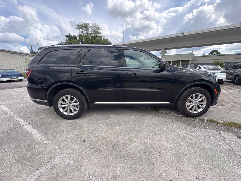 Used 2023 Dodge Durango SXT AWD/4WD image 2