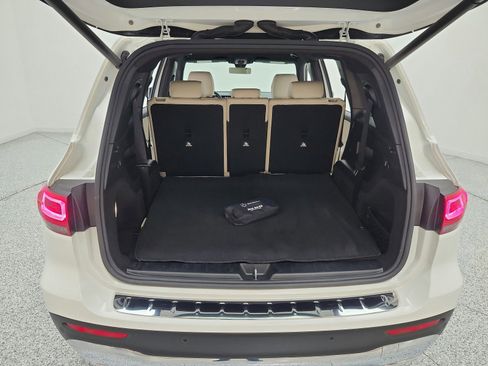 Used 2022 Mercedes-Benz GLB 250 image 20