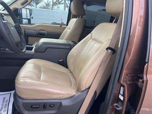 Used 2011 Ford F250 Lariat w/ Lariat Interior Pkg image 38