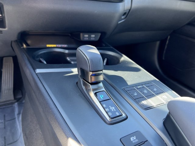 Certified 2025 Lexus UX 300h AWD w/ Accessory Package (Z1) image 18