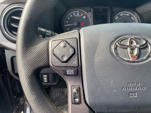 Used 2020 Toyota Tacoma TRD Sport image 18
