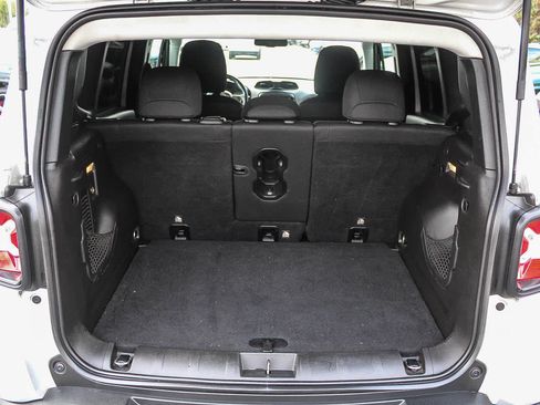 Used 2017 Jeep Renegade Altitude image 35