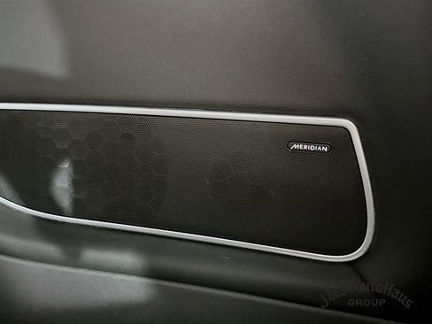 Used 2018 Land Rover Range Rover Evoque SE Dynamic image 32