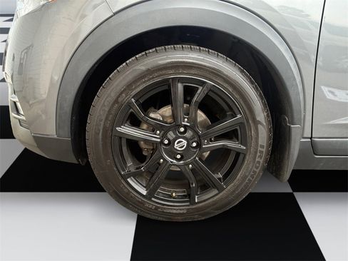 Used 2020 Nissan Kicks SR image 14