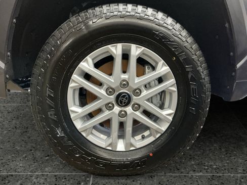 Used 2023 Toyota Tundra SR5 w/ SR5 Convenience Package AWD/4WD image 14