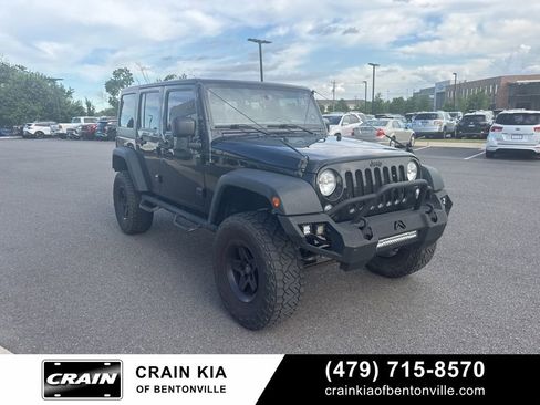 Used 2017 Jeep Wrangler Unlimited Sport w/ Connectivity Group AWD/4WD image 15