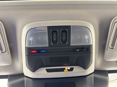 Used 2025 Subaru Crosstrek 2.0i Premium image 20