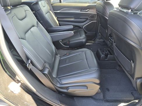 Used 2022 Jeep Grand Cherokee L Limited image 14