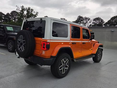 New 2026 Jeep Wrangler Unlimited Sahara w/ Whitecap Package AWD/4WD image 9
