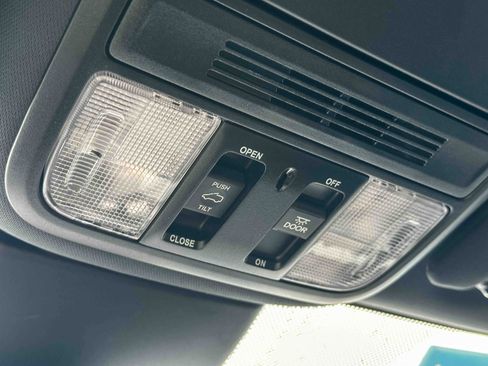 Certified 2024 Honda Odyssey Sport image 37