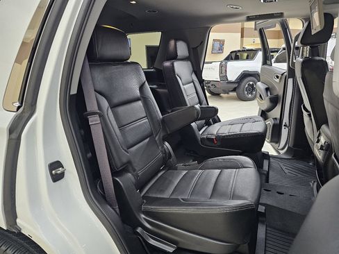 Used 2017 GMC Yukon Denali w/ Open Road Package image 24