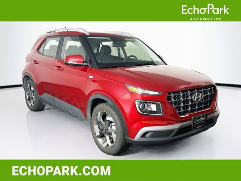 Used 2025 Hyundai Venue SEL image 1