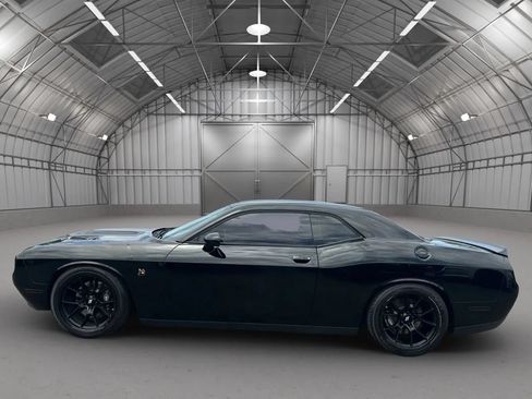 Used 2015 Dodge Challenger R/T Scat Pack w/ Leather Interior Group RWD image 2
