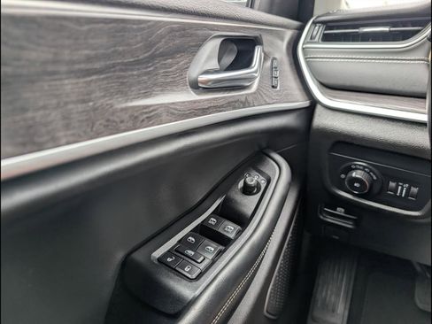 Used 2022 Jeep Grand Cherokee Limited RWD image 25
