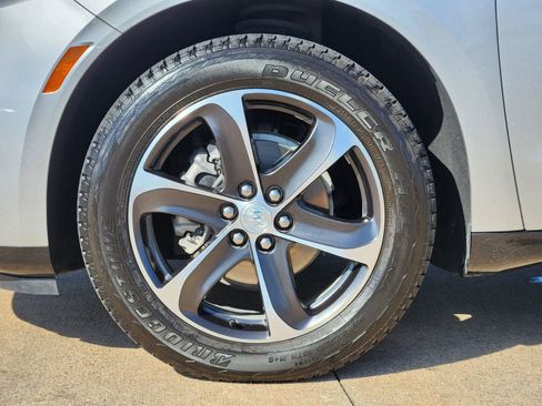 Used 2022 Buick Enclave Essence w/ Experience Buick Package image 14