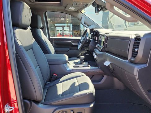 New 2026 GMC Sierra 1500 SLT image 39