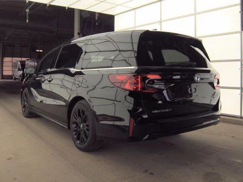 Used 2025 Honda Odyssey Sport-L image 4