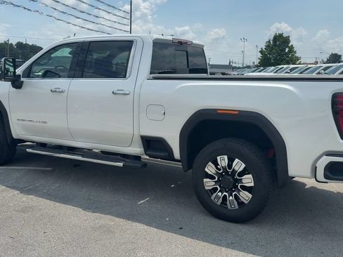Used 2025 GMC Sierra 2500 Denali w/ Denali Reserve Package AWD/4WD image 4