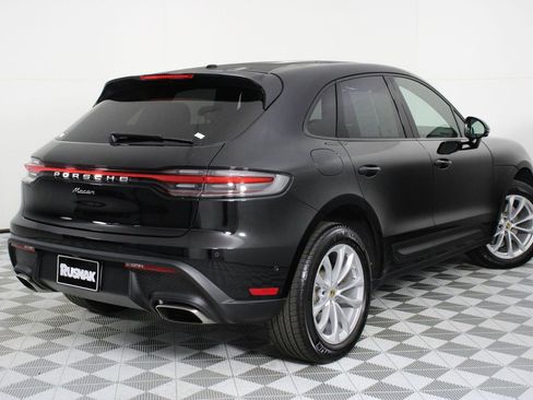 Certified 2025 Porsche Macan image 7