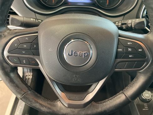Used 2020 Jeep Cherokee Limited image 15