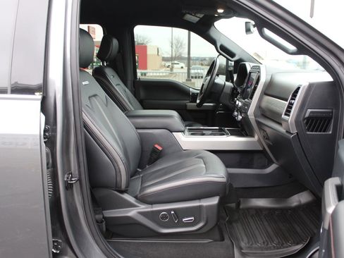 Used 2022 Ford F250 Platinum w/ FX4 Off-Road Package image 15