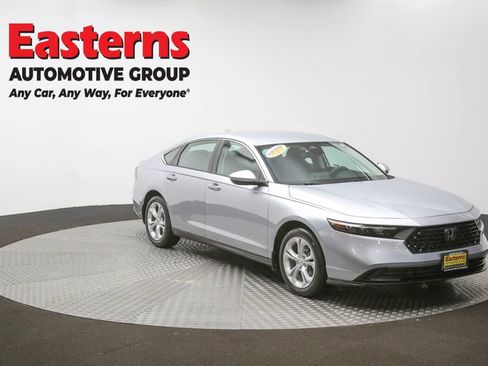 Used 2025 Honda Accord LX image 41