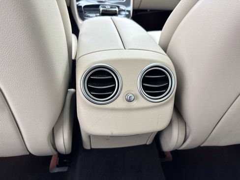 Used 2017 Mercedes-Benz E 300 4MATIC image 38