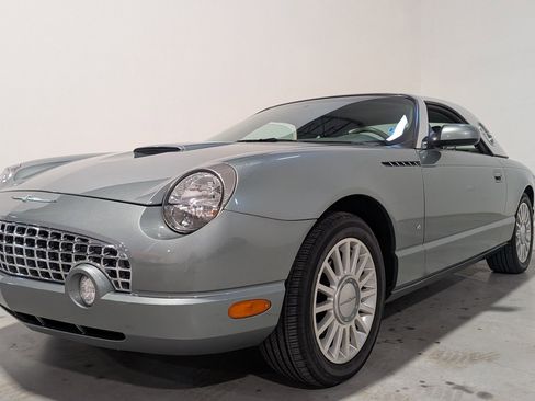 Used 2004 Ford Thunderbird Pacific Coast RWD image 3