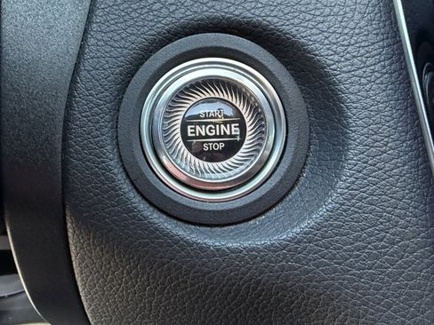 Used 2019 Mercedes-Benz C 300 Sedan image 23