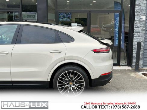 Used 2021 Porsche Cayenne Coupe AWD/4WD image 13