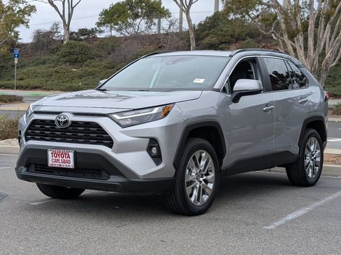 Used 2025 Toyota RAV4 XLE Premium AWD/4WD image 11