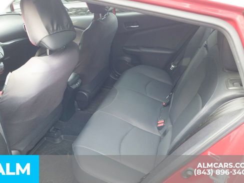 Used 2019 Toyota Prius XLE FWD image 6