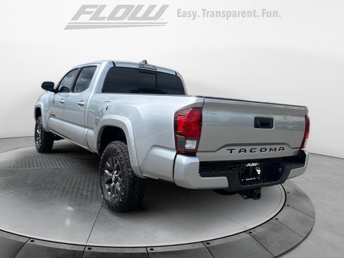 Used 2022 Toyota Tacoma SR5 w/ Technology Package AWD/4WD image 6