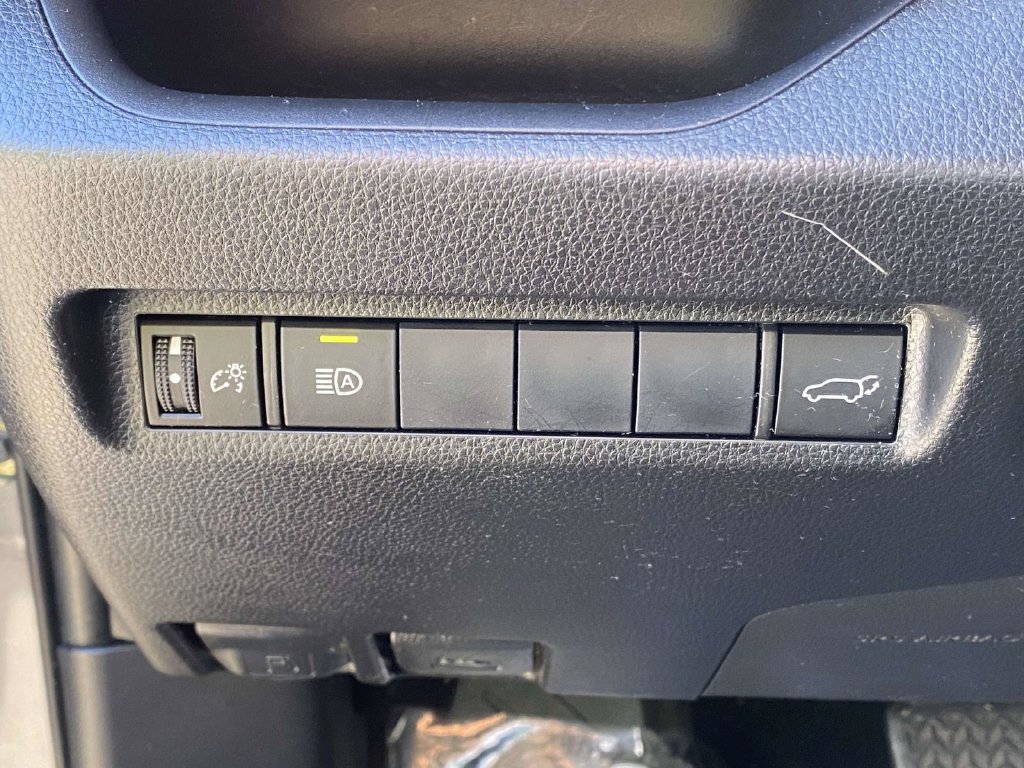 Used 2019 Toyota RAV4 XLE FWD image 18