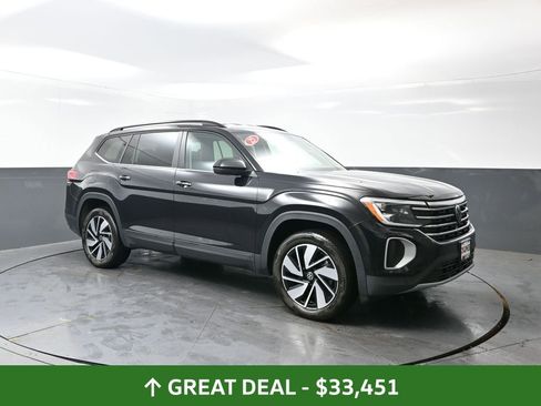 Used 2025 Volkswagen Atlas SE image 4