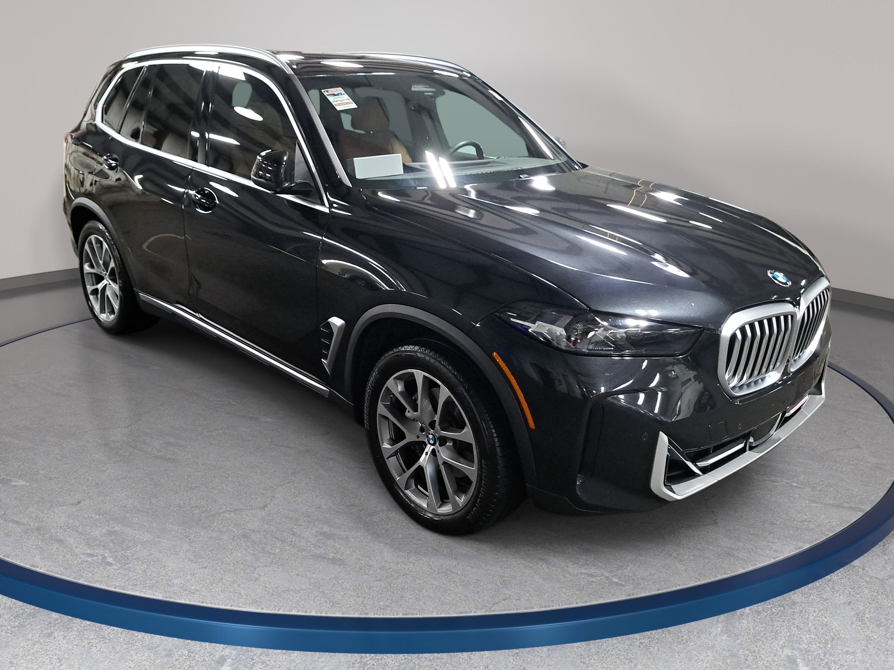 Certified 2024 BMW X5 xDrive40i w/ Parking Assistance Package AWD/4WD image 4