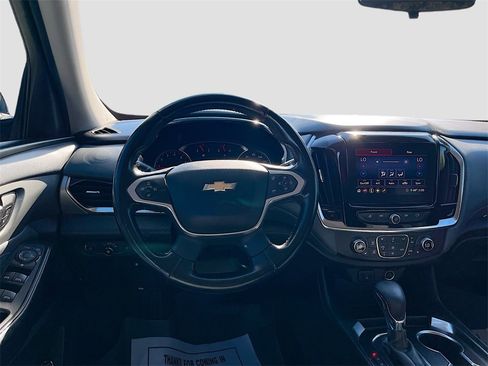 Used 2021 Chevrolet Traverse LT image 20
