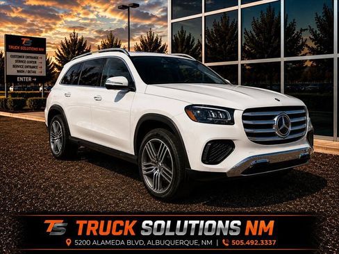 Used 2025 Mercedes-Benz GLS 450 4MATIC image 1