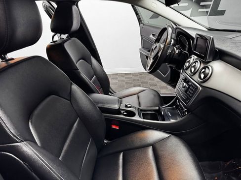 Used 2015 Mercedes-Benz GLA 250 image 52