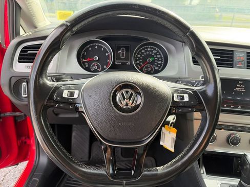 Used 2016 Volkswagen Golf S FWD image 18